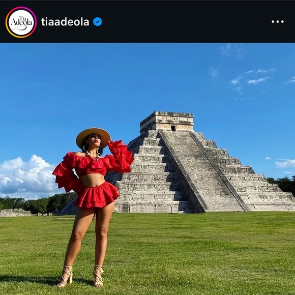 Red Ruffled Women's Set - Picture 2 of 2